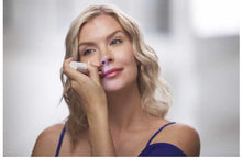 Load image into Gallery viewer, القلم الذهبي لإزالة شعر بدون آلم متعدد الإستعمالات Flawless Facial Hair Remover
